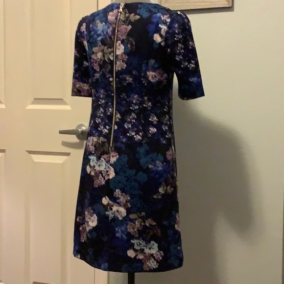 👗 Betsey Johnson Floral Print Sheath Dress 👗 - Picture 2 of 9